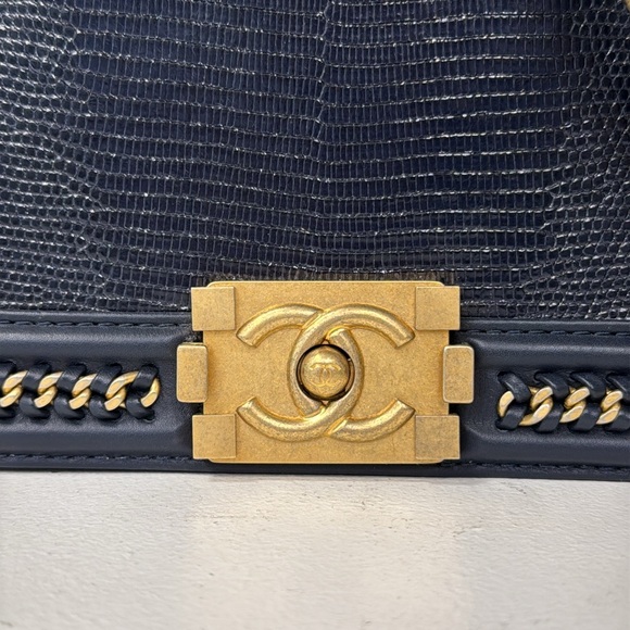 Chanel navy/gold lizard skin purse - Picture 4 of 11
